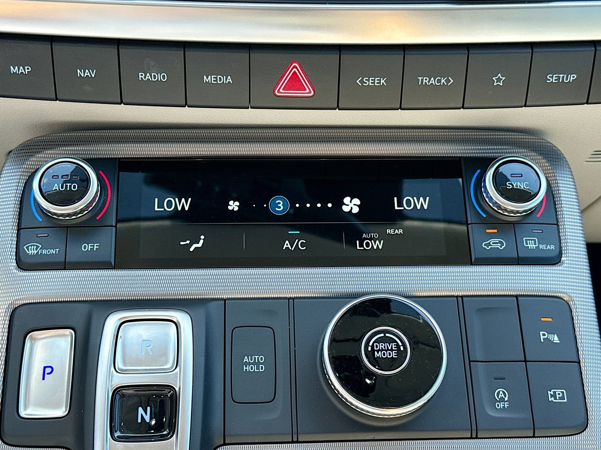Used 2025 Hyundai Palisade Calligraphy FWD image 33
