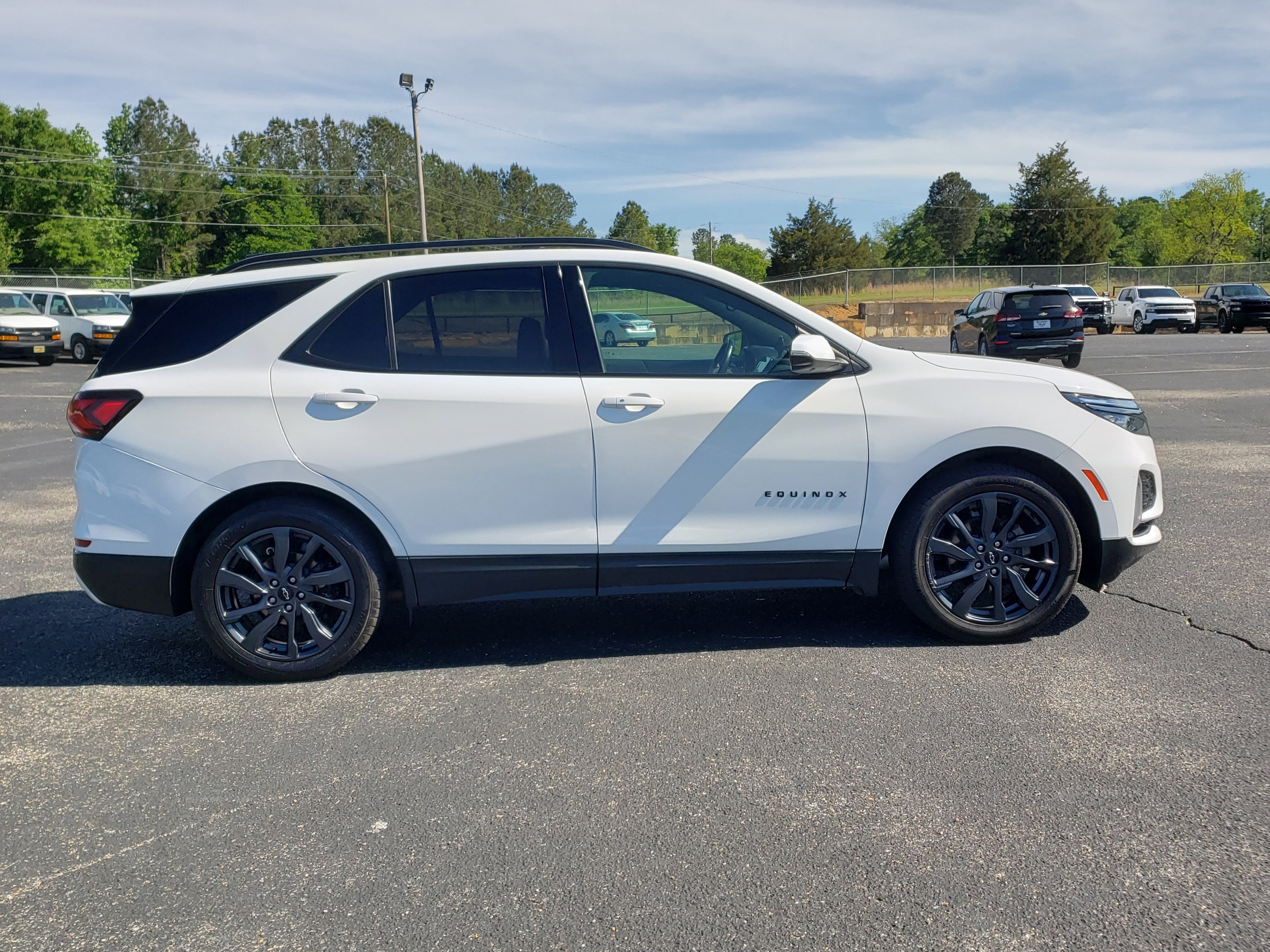 Used 2023 Chevrolet Equinox RS w/ RS Leather Package FWD image 5