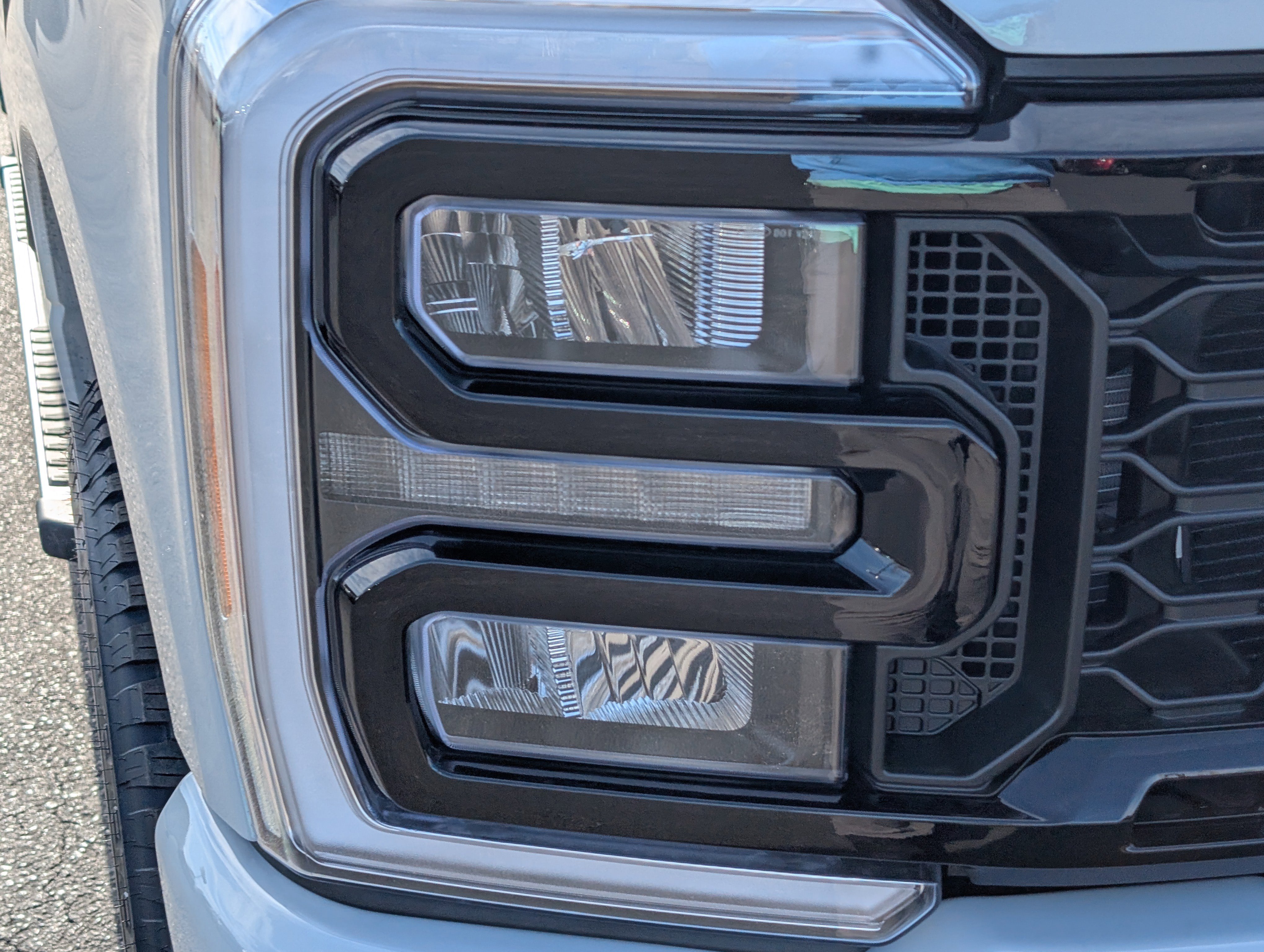 New 2026 Ford F250 Lariat w/ Black Appearance Package image 10