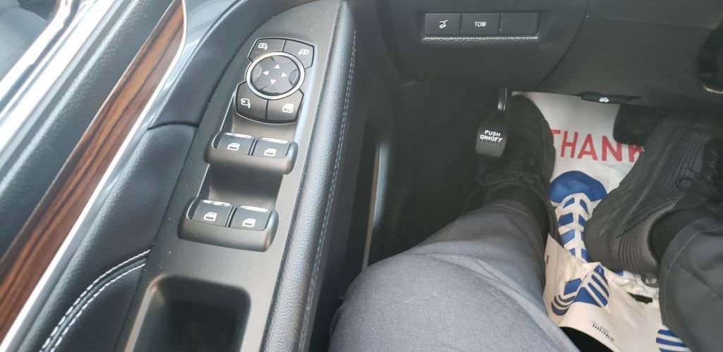 Used 2019 Ford Explorer Limited w/ Ford Safe & Smart Package image 24