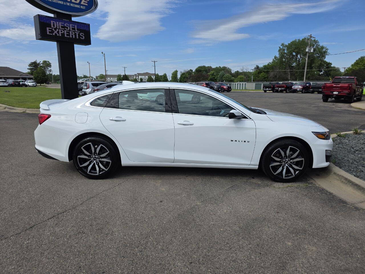 Used 2025 Chevrolet Malibu RS FWD image 10