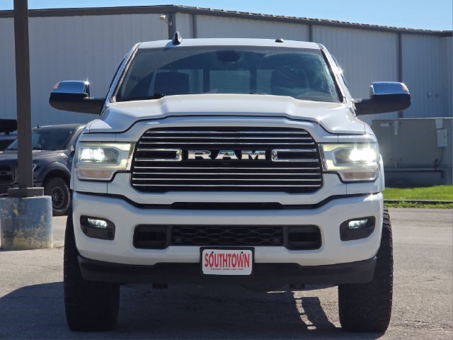 Used 2022 RAM 2500 Laramie AWD/4WD image 2