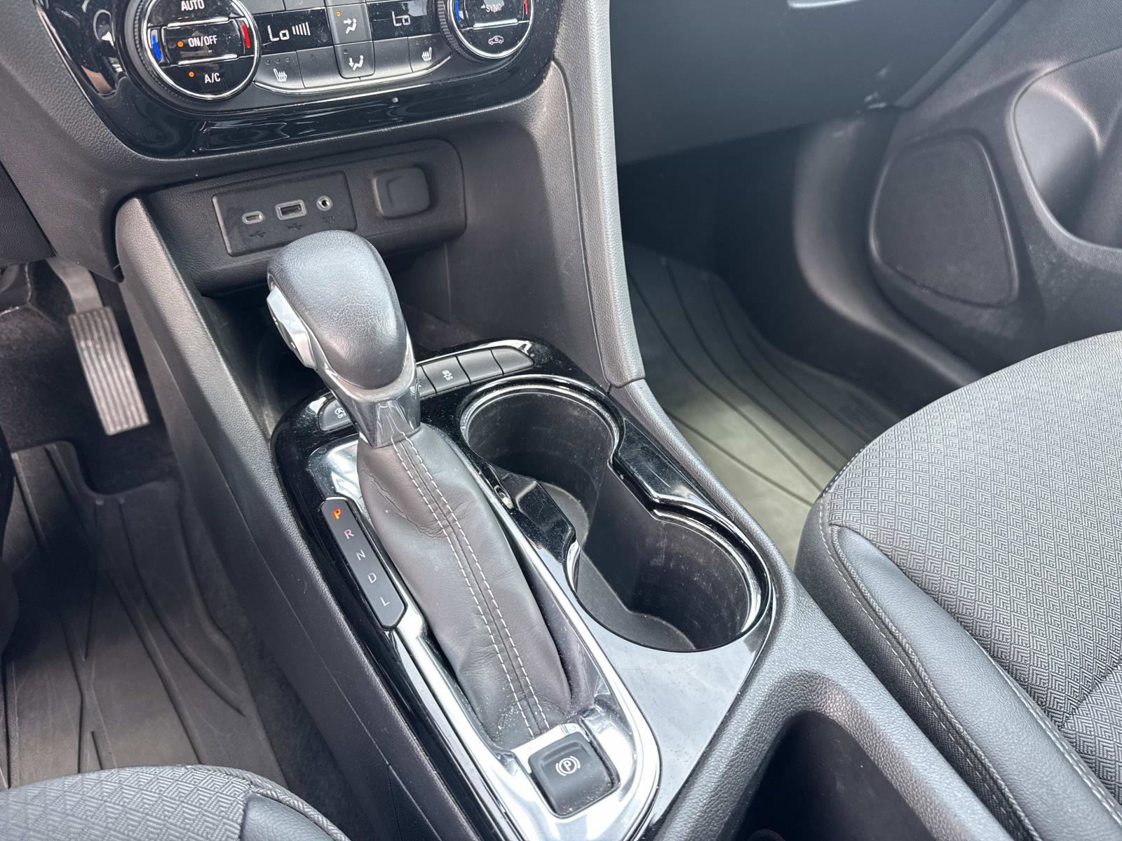 Used 2023 Buick Encore GX Select AWD/4WD image 23