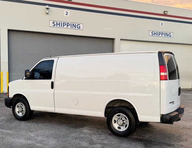 Used 2013 Chevrolet Express 2500 RWD image 3