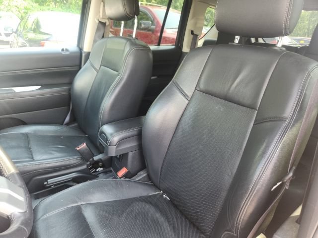 Used 2017 Jeep Compass High Altitude AWD/4WD image 14