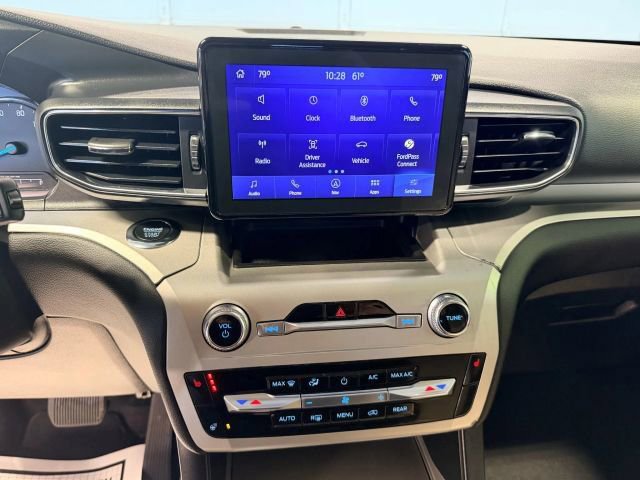 Used 2022 Ford Explorer XLT w/ Equipment Group 202A image 10