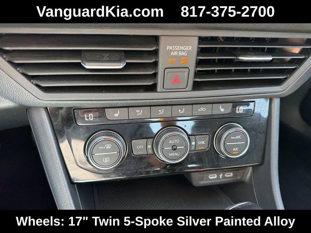 Used 2024 Volkswagen Jetta SE FWD image 19