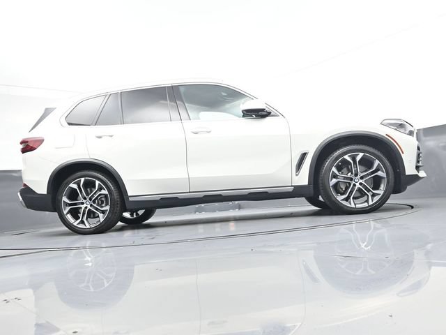 Used 2021 BMW X5 xDrive40i w/ Convenience Package AWD/4WD image 29
