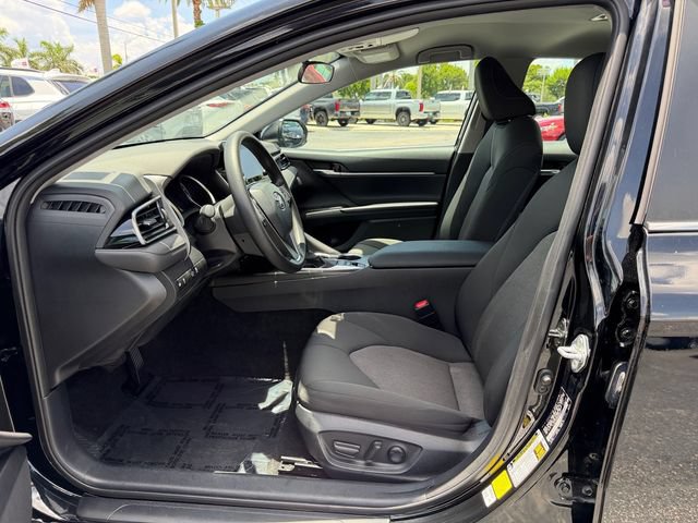 Used 2022 Toyota Camry LE FWD image 8