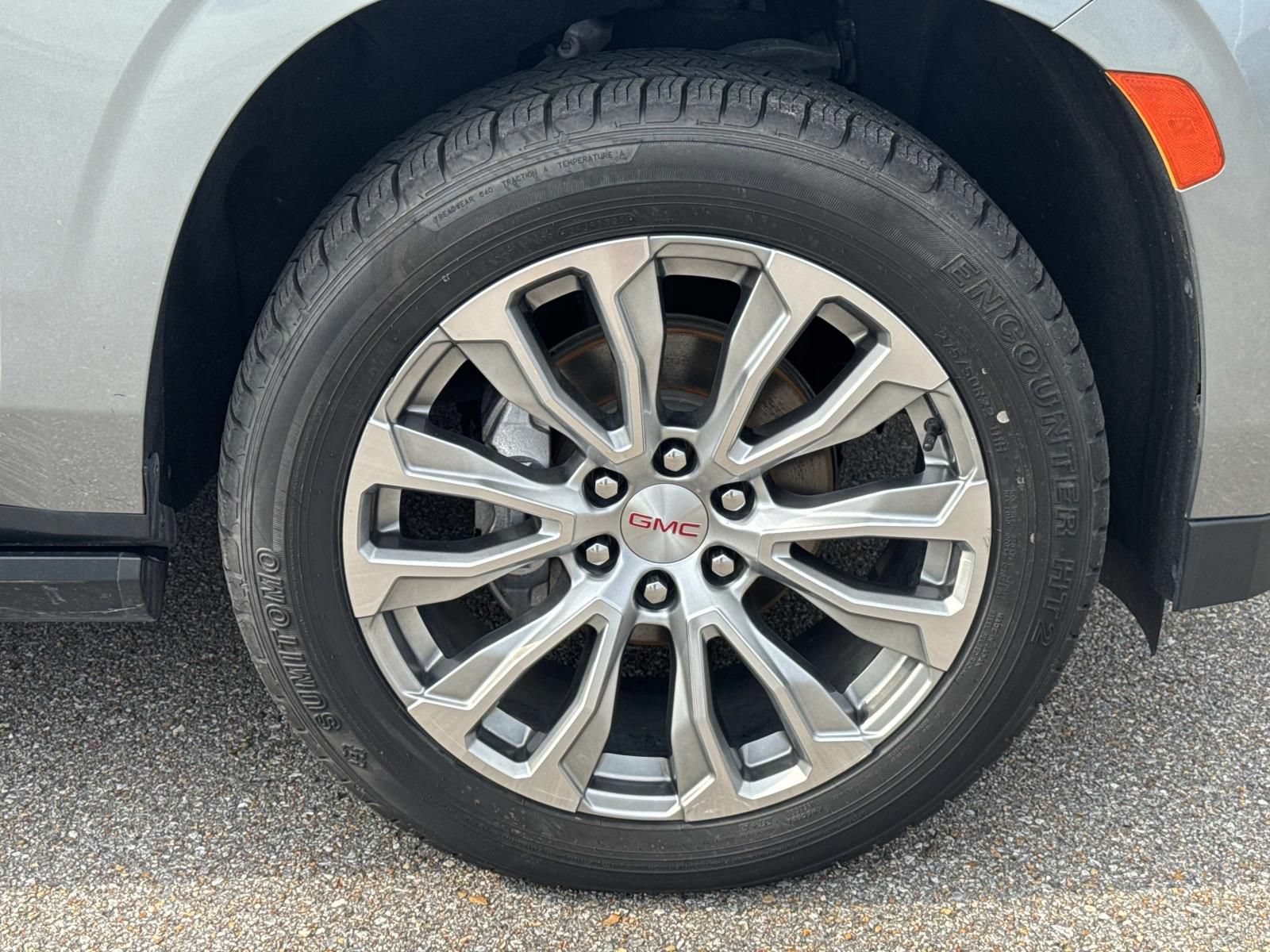 Used 2023 GMC Yukon Denali AWD/4WD image 4