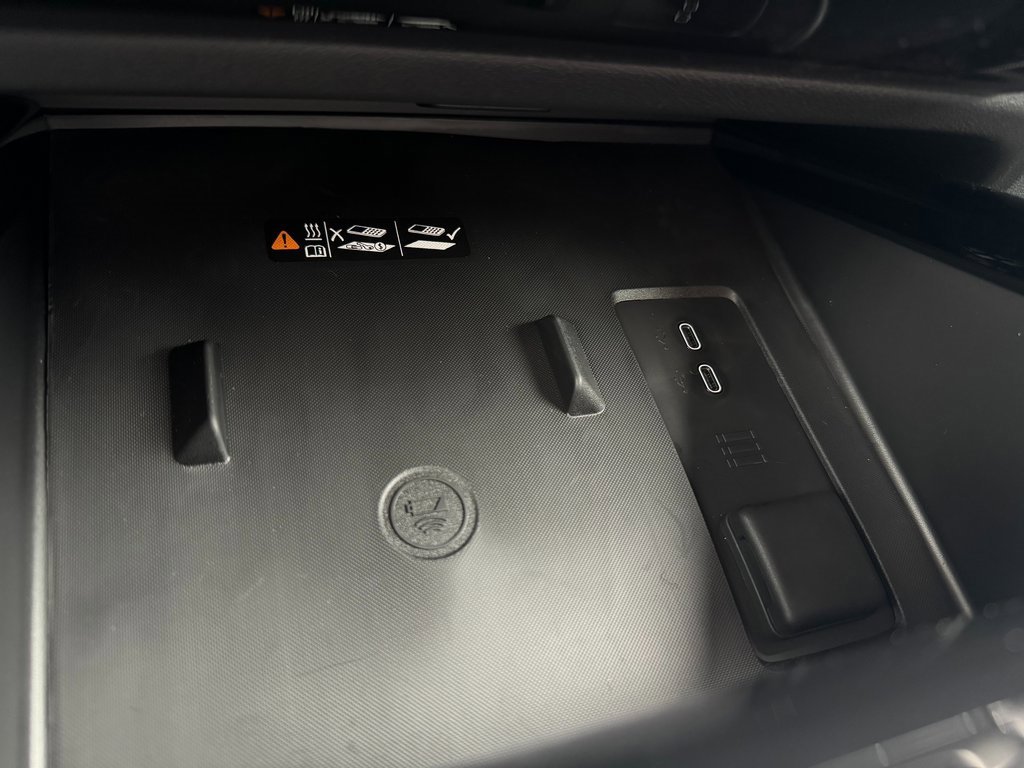 New 2025 Chevrolet Silverado EV LT image 30