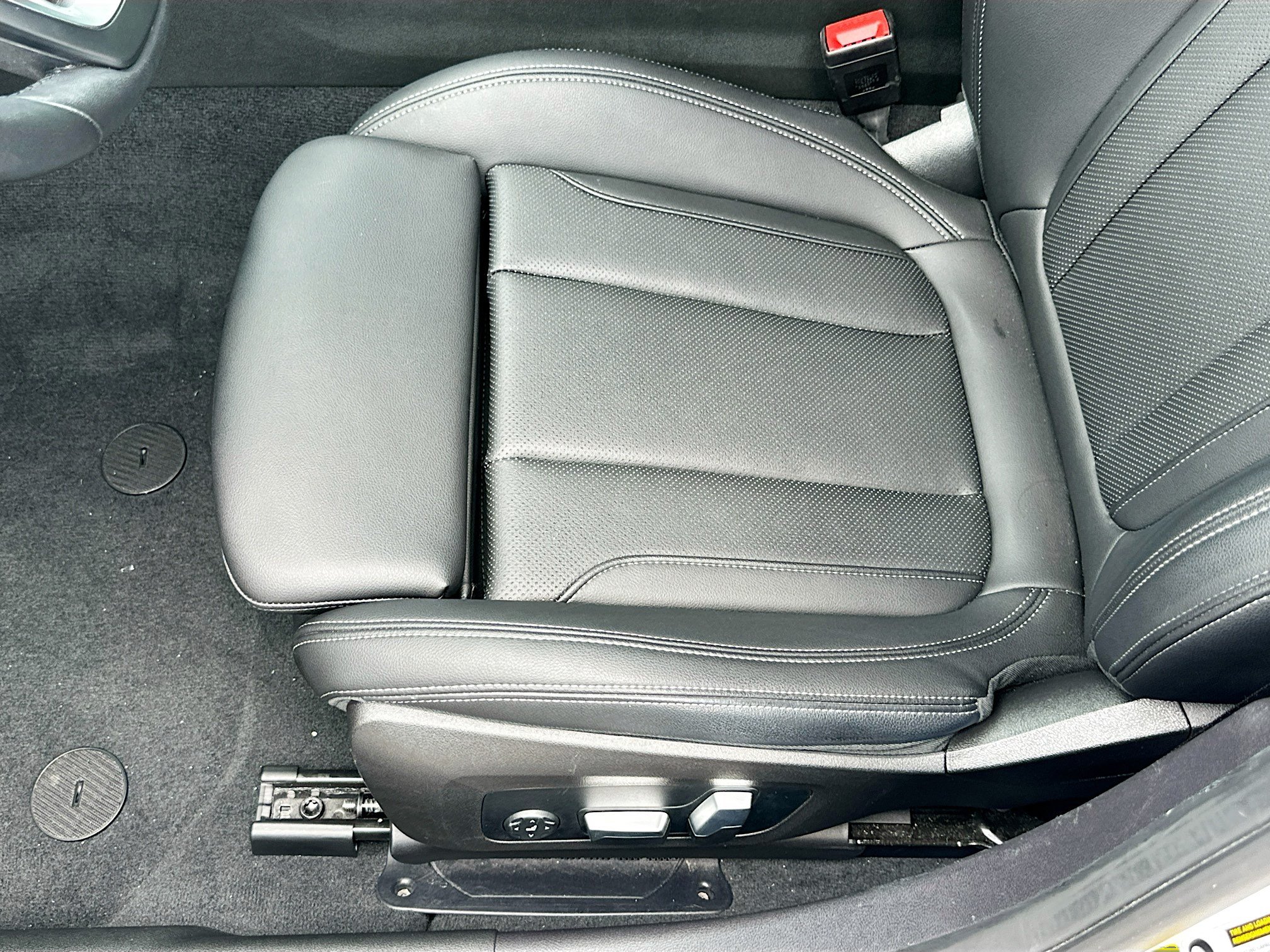 Certified 2023 BMW 330i Sedan w/ Convenience Package RWD image 19