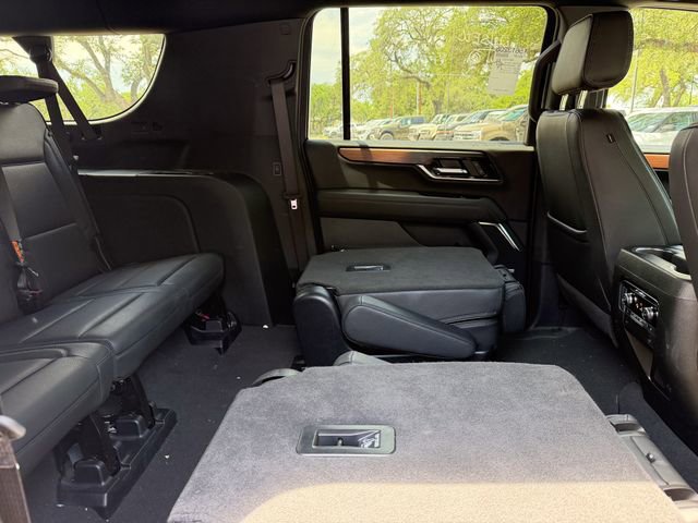 Used 2025 GMC Yukon XL Denali AWD/4WD image 21