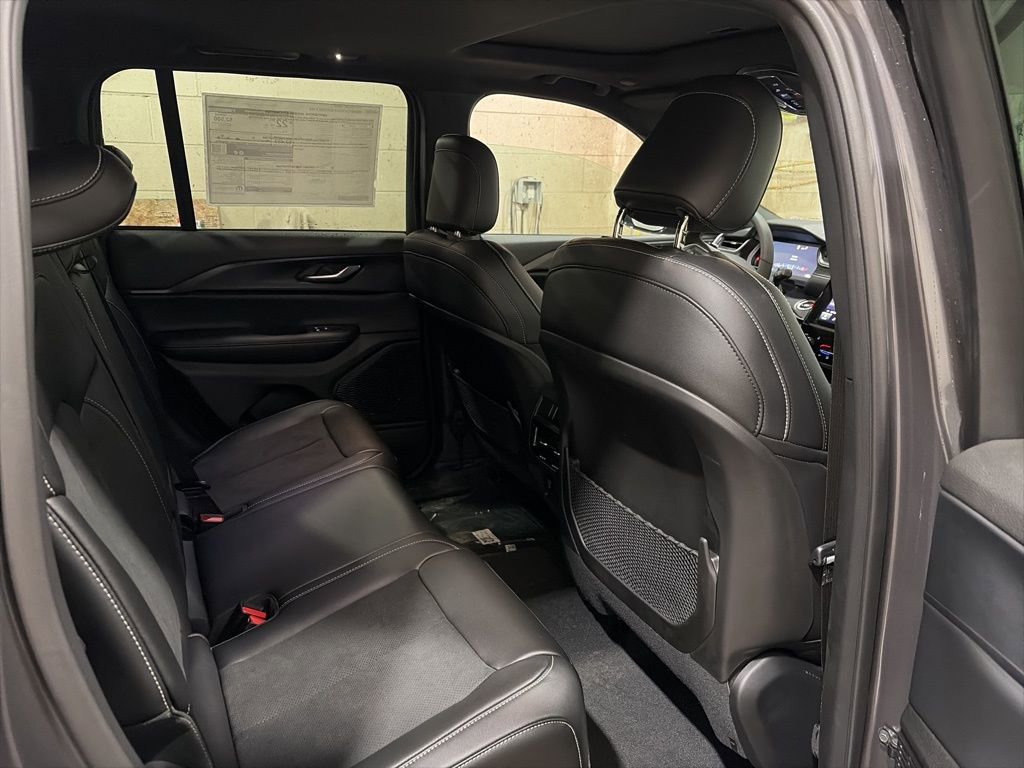 Certified 2024 Jeep Grand Cherokee Altitude image 9