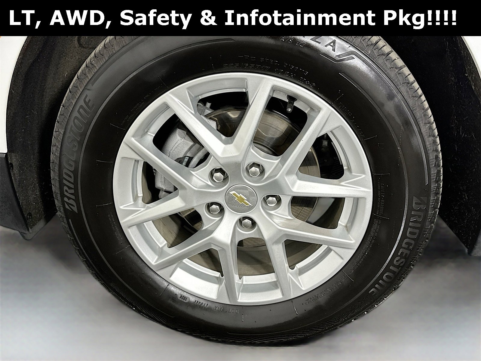 Used 2024 Chevrolet Equinox LT image 32