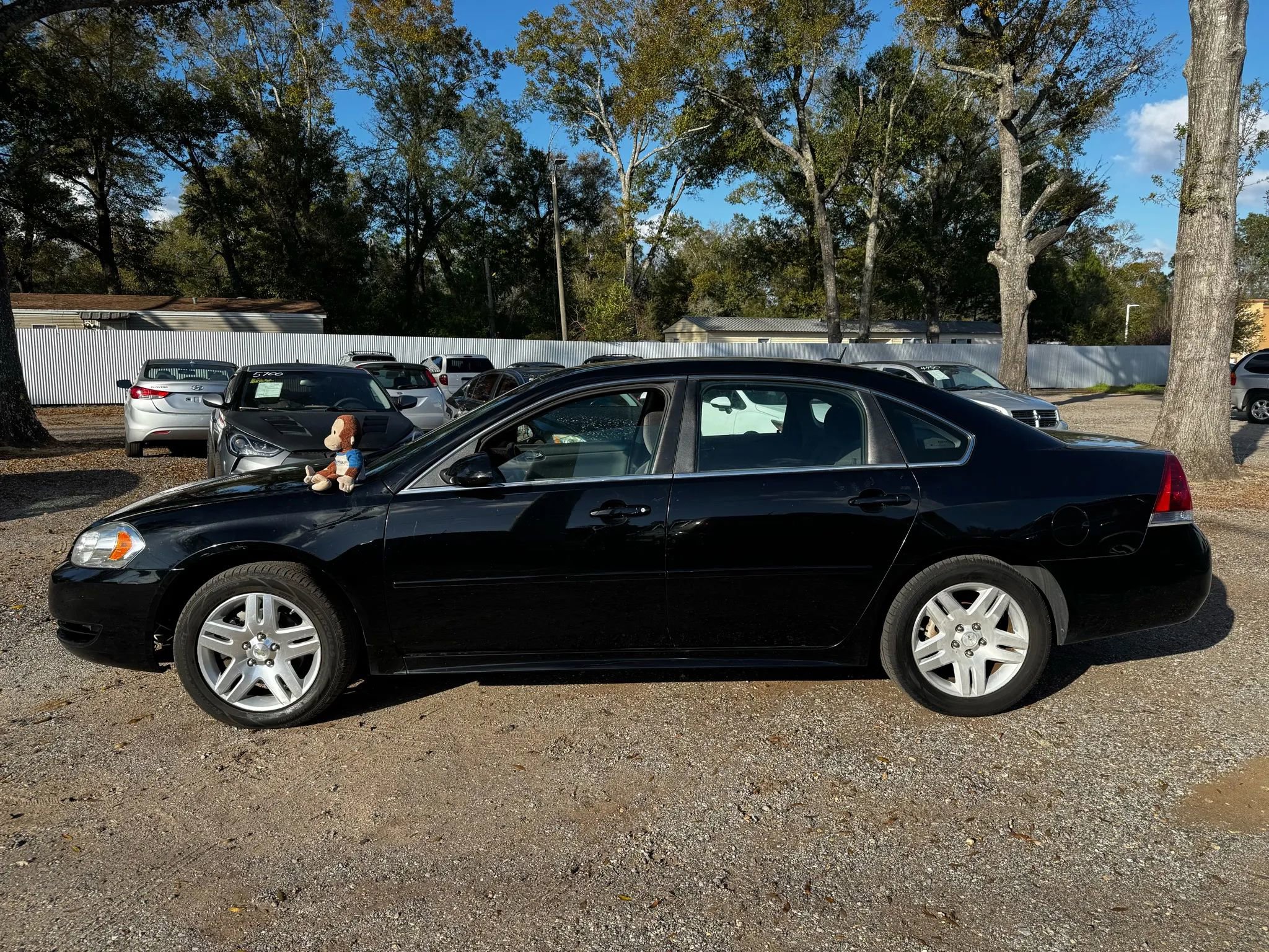 Used 2016 Chevrolet Impala LT image 2