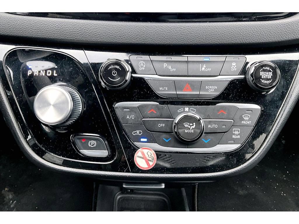 Certified 2025 Chrysler Pacifica Select image 30