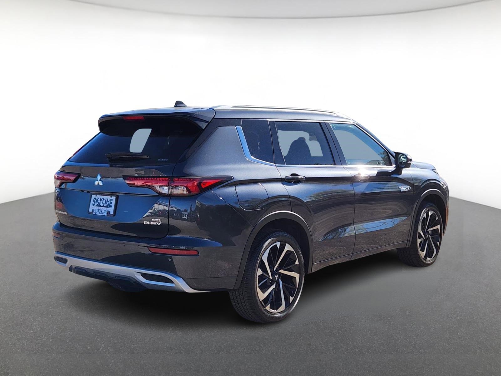 New 2025 Mitsubishi Outlander SEL image 3