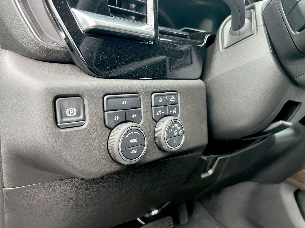 New 2025 Chevrolet Silverado 3500 LT w/ Trail Boss Package image 16