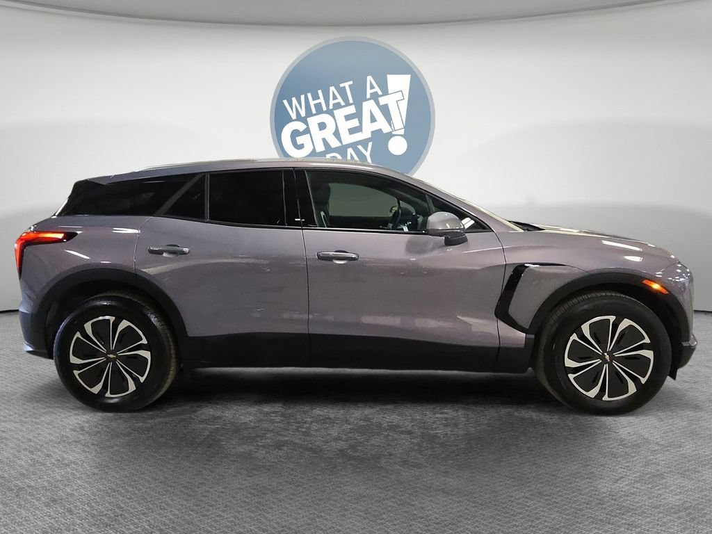 Used 2024 Chevrolet Blazer EV LT AWD/4WD image 2
