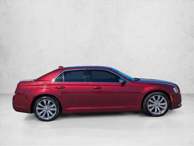 Used 2013 Chrysler 300 C RWD image 4