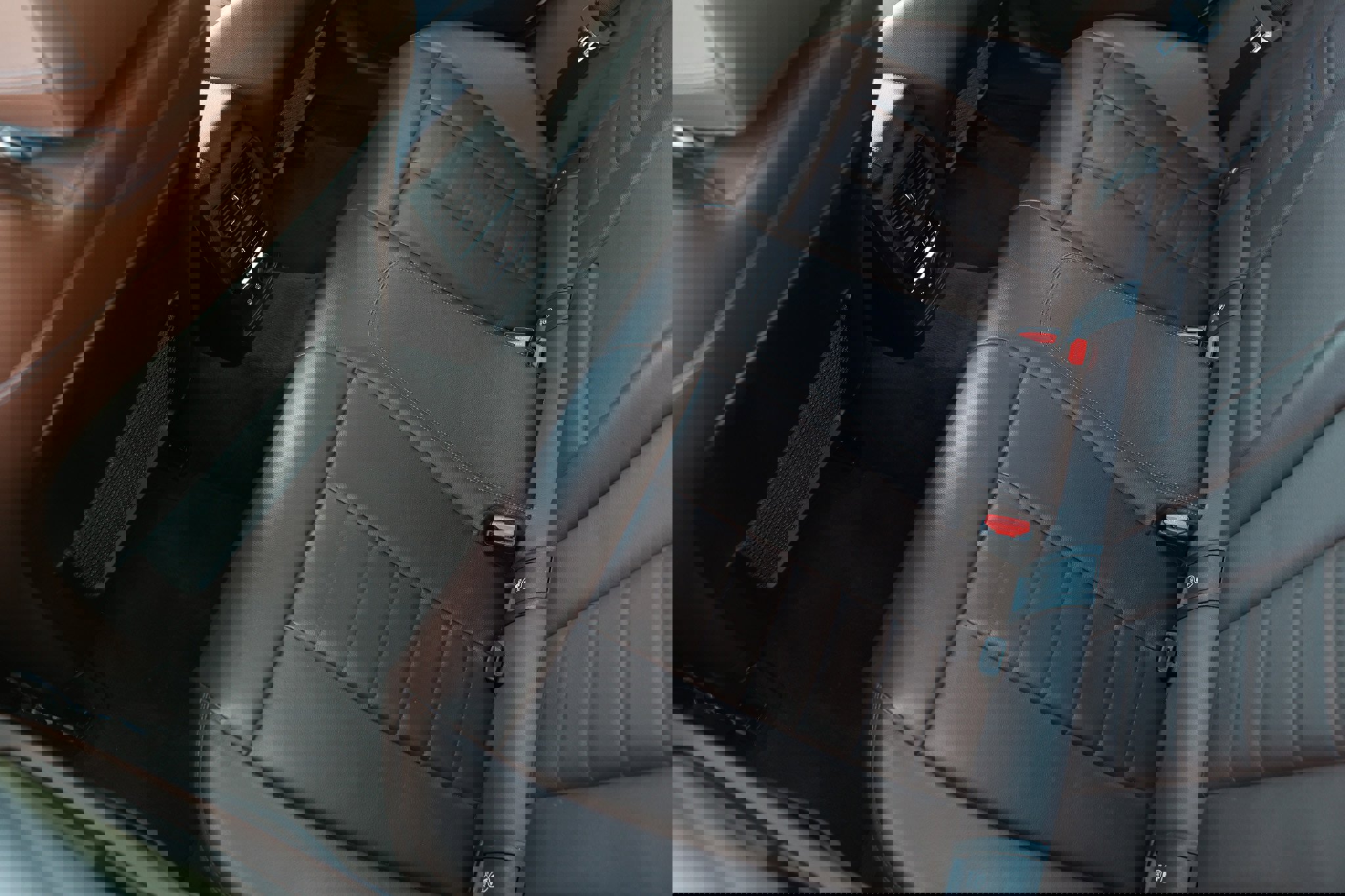 Used 2019 BMW 330i Sedan w/ Premium Package image 13