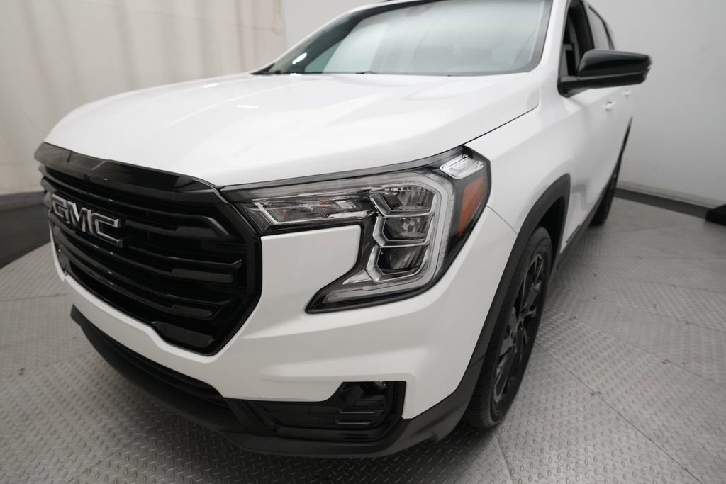 Used 2023 GMC Terrain SLT w/ Elevation Edition AWD/4WD image 23