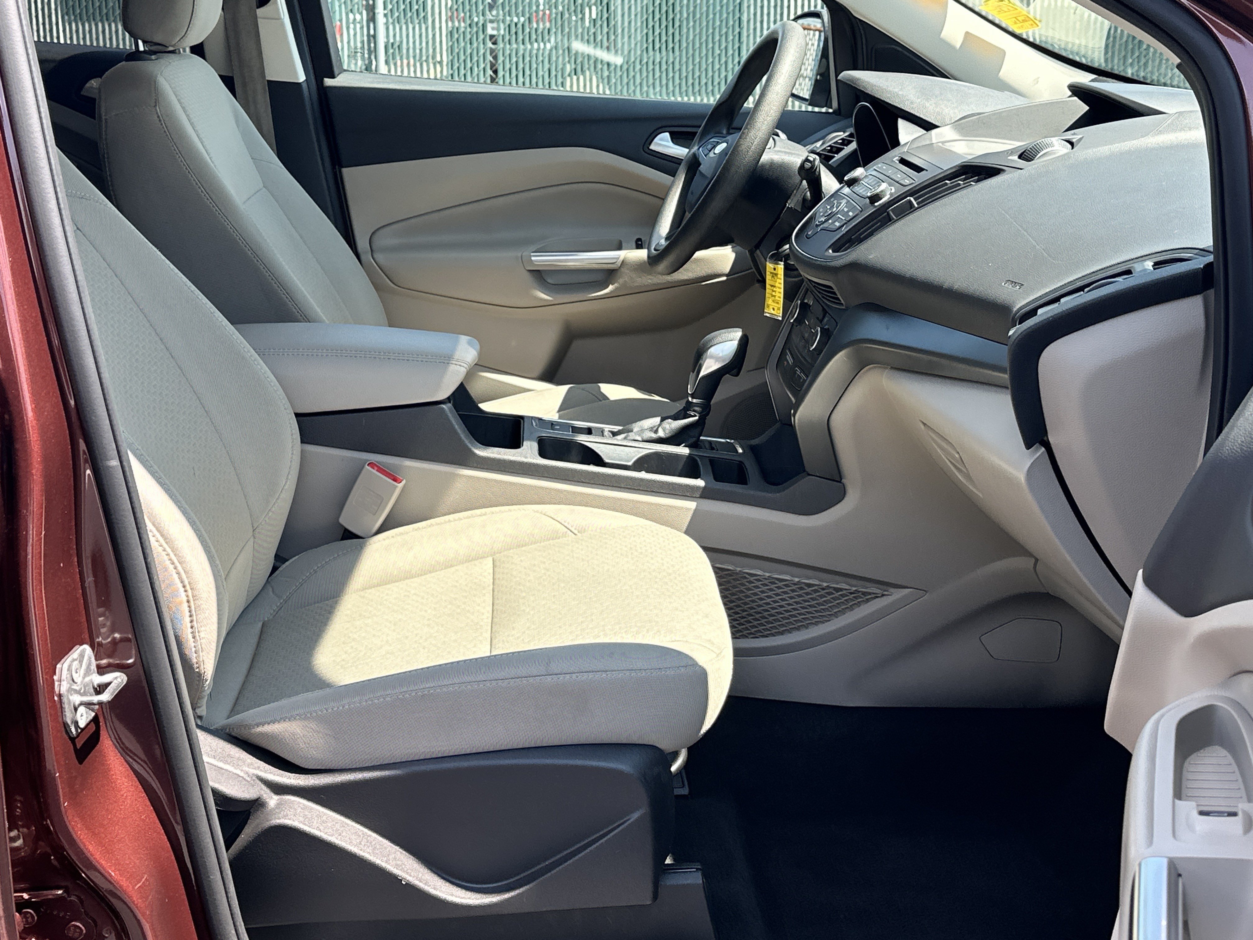 Used 2018 Ford Escape SE FWD image 12
