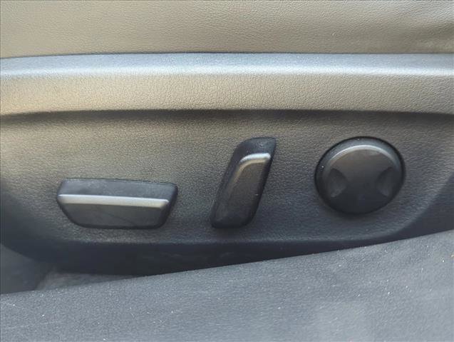 Used 2023 MAZDA MAZDA3 s image 10