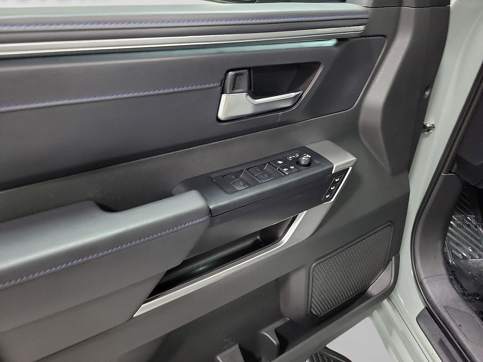 Certified 2025 Toyota Sequoia Platinum AWD/4WD image 10