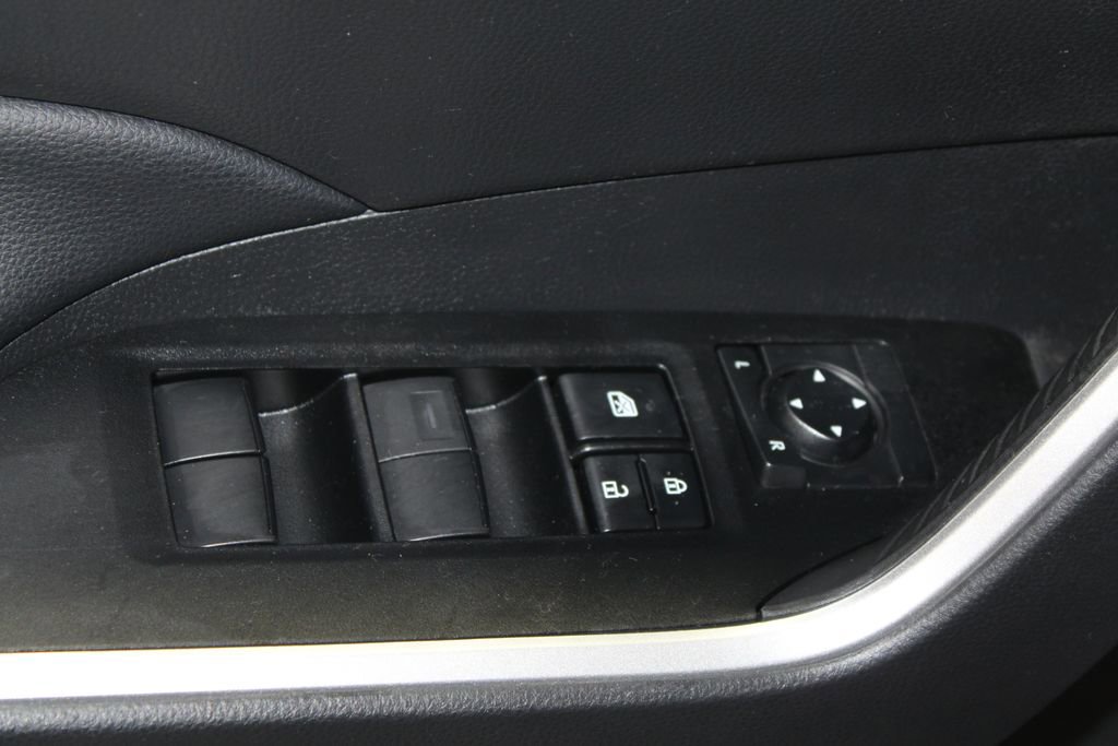 Used 2021 Toyota RAV4 XLE image 9