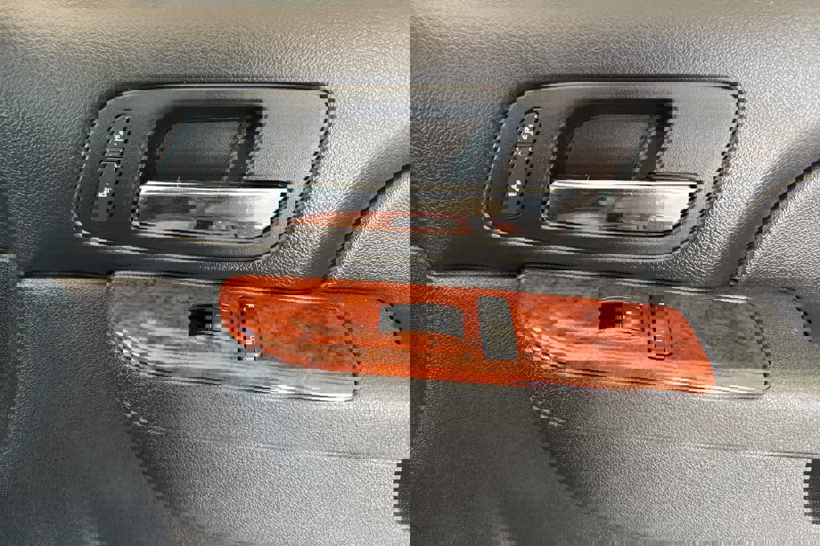 Used 2014 GMC Yukon XL SLT AWD/4WD image 21