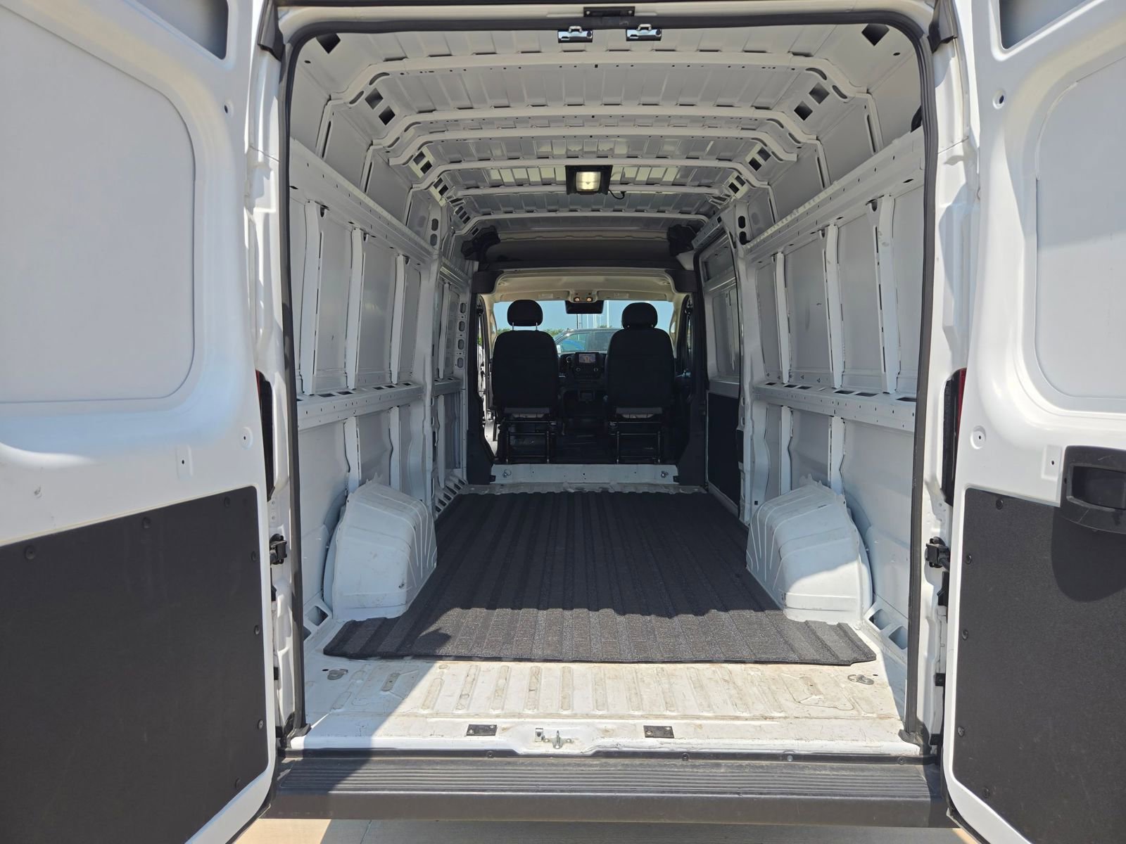Used 2025 RAM ProMaster 3500 w/ Convenience Group FWD image 13