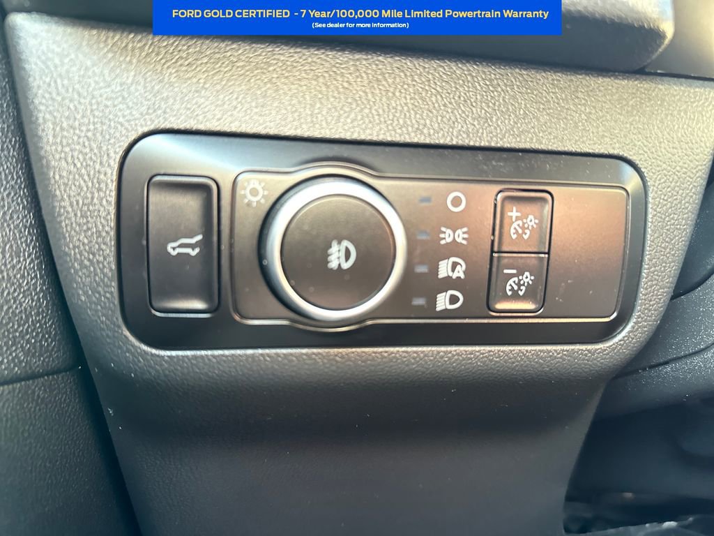 Certified 2023 Ford Escape Platinum w/ Premium Technology Package image 16