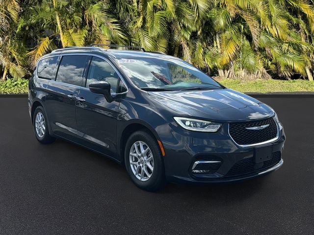 Used 2021 Chrysler Pacifica Touring-L FWD image 2