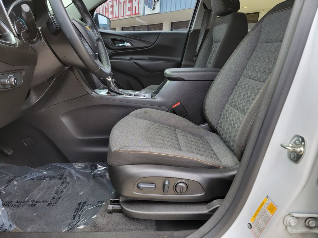 Used 2024 Chevrolet Equinox LT FWD image 12