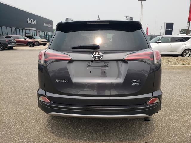 Used 2018 Toyota RAV4 XLE w/ Plus Extra Value Package AWD/4WD image 4