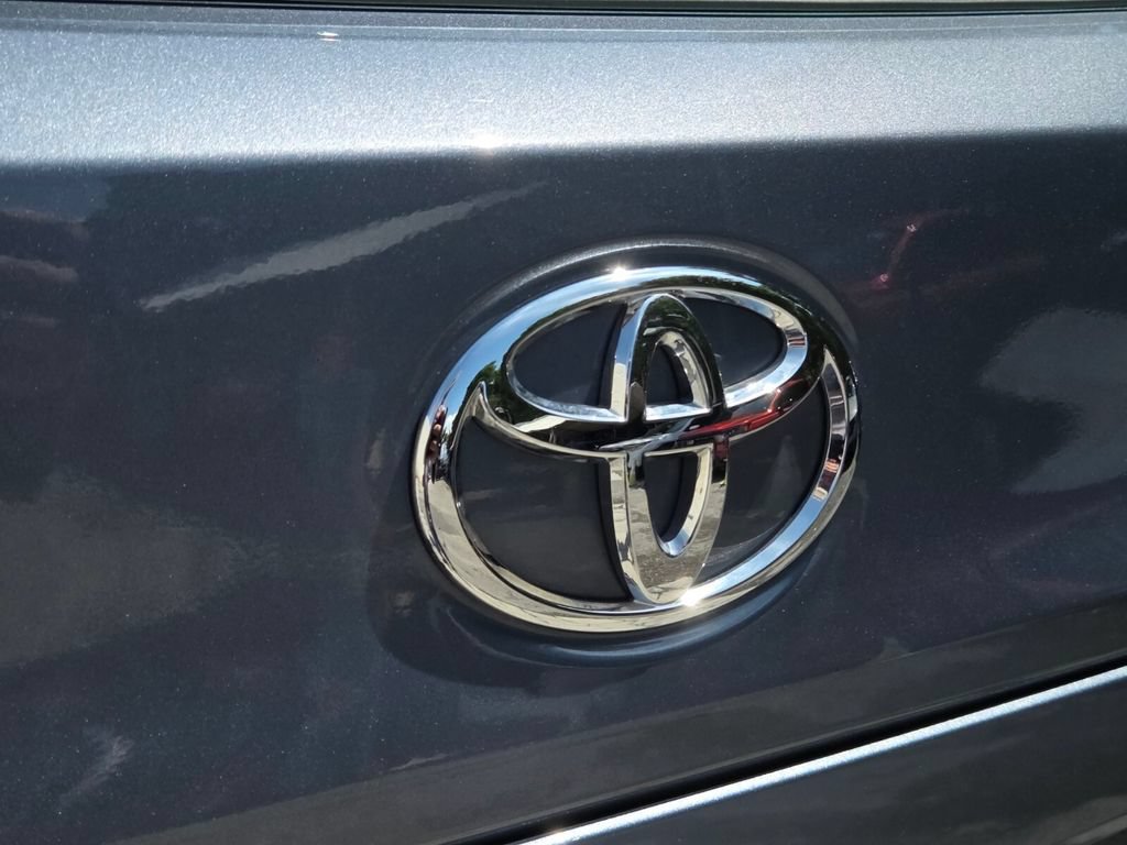 Used 2024 Toyota Corolla Cross L FWD image 16