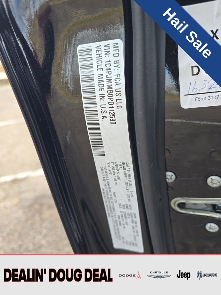 Used 2023 Jeep Cherokee Altitude Lux image 30