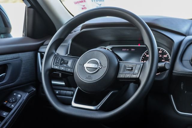 Used 2022 Nissan Rogue SV image 17