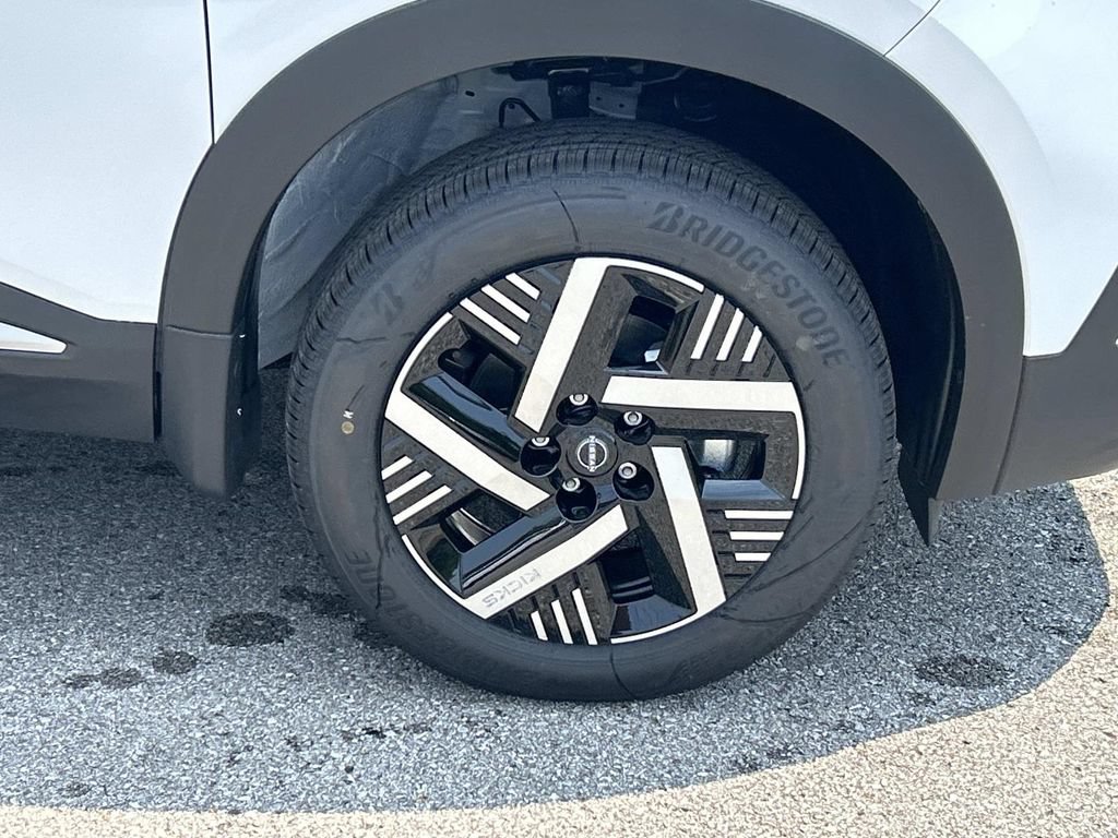 New 2026 Nissan Kicks SV w/ Cold Weather Package FWD image 9