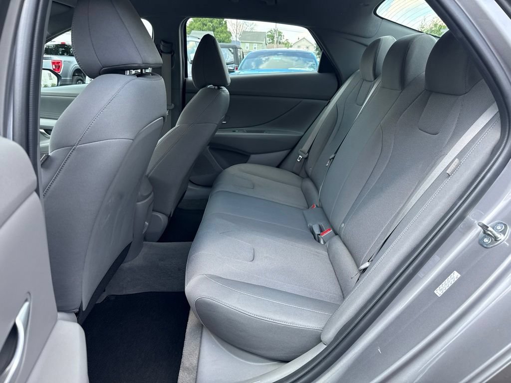 Used 2024 Hyundai Elantra SE FWD image 15