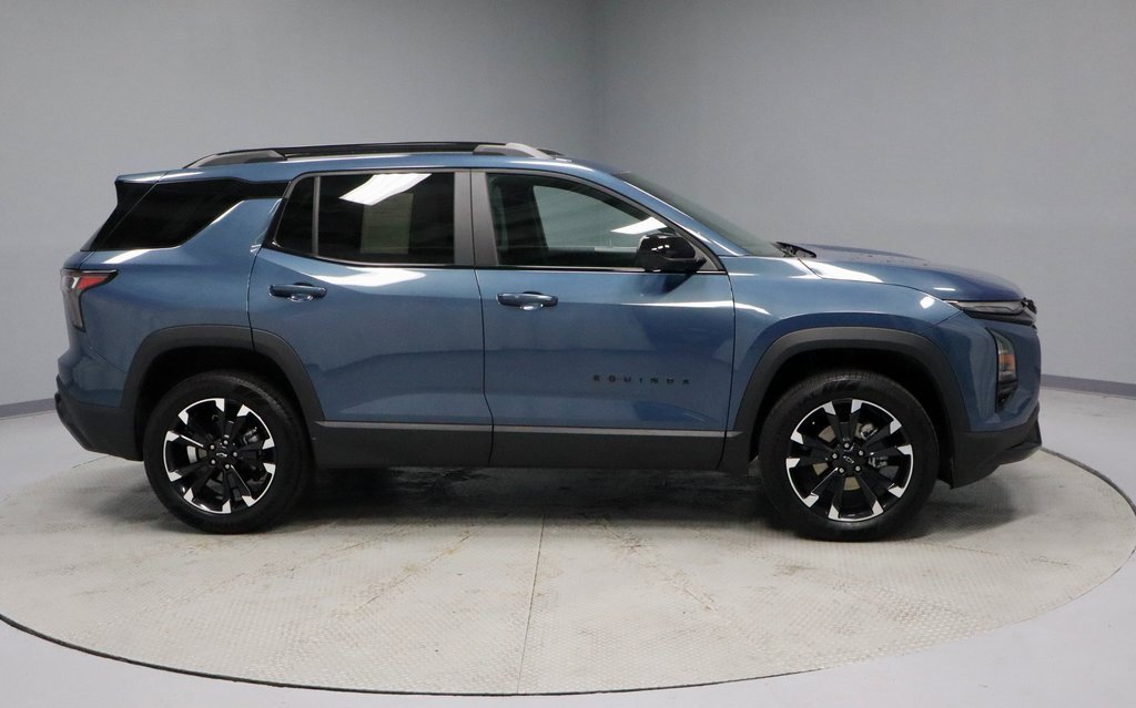 Used 2025 Chevrolet Equinox RS w/ Safety and Technology Package image 11