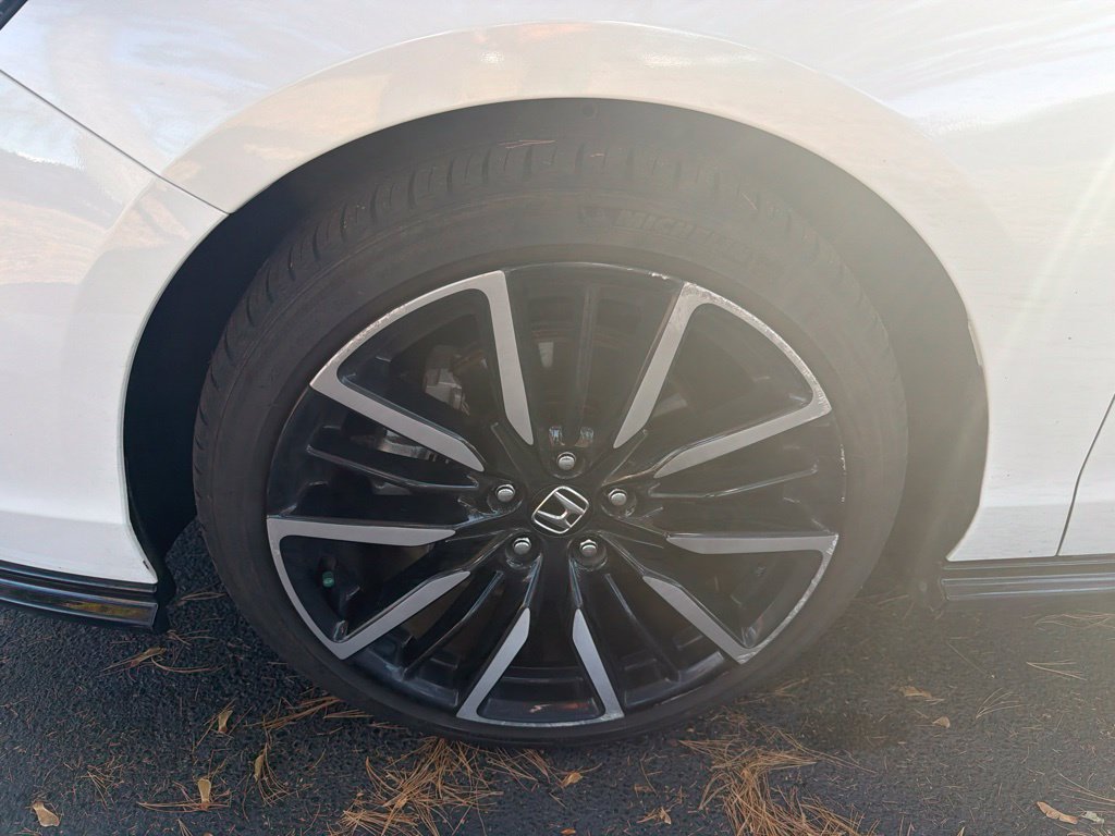 Used 2024 Honda Accord Touring image 11