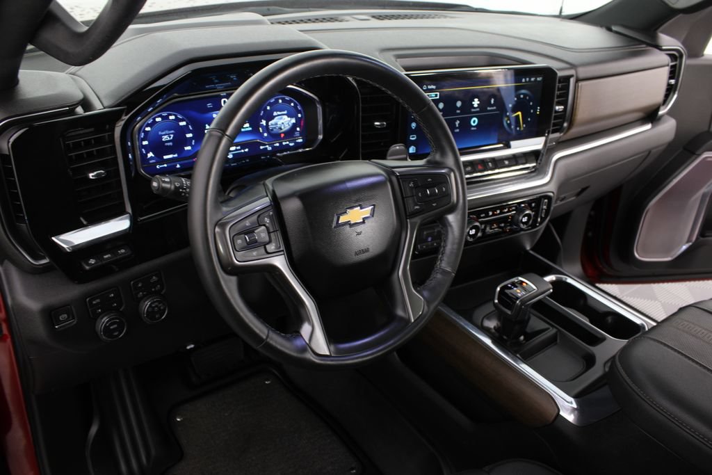 Used 2023 Chevrolet Silverado 1500 High Country w/ Technology Package AWD/4WD image 10