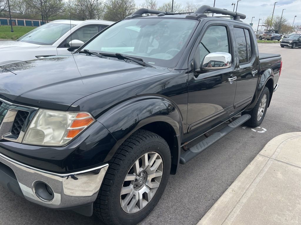 Used 2010 Nissan Frontier LE w/ LE Value Truck Pkg AWD/4WD image 1