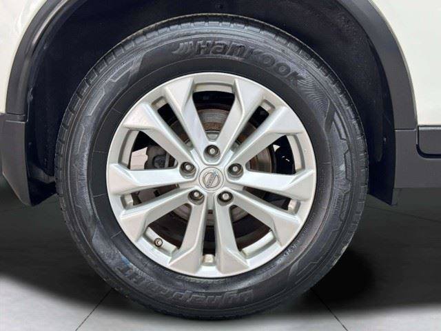 Used 2016 Nissan Rogue SV FWD image 23