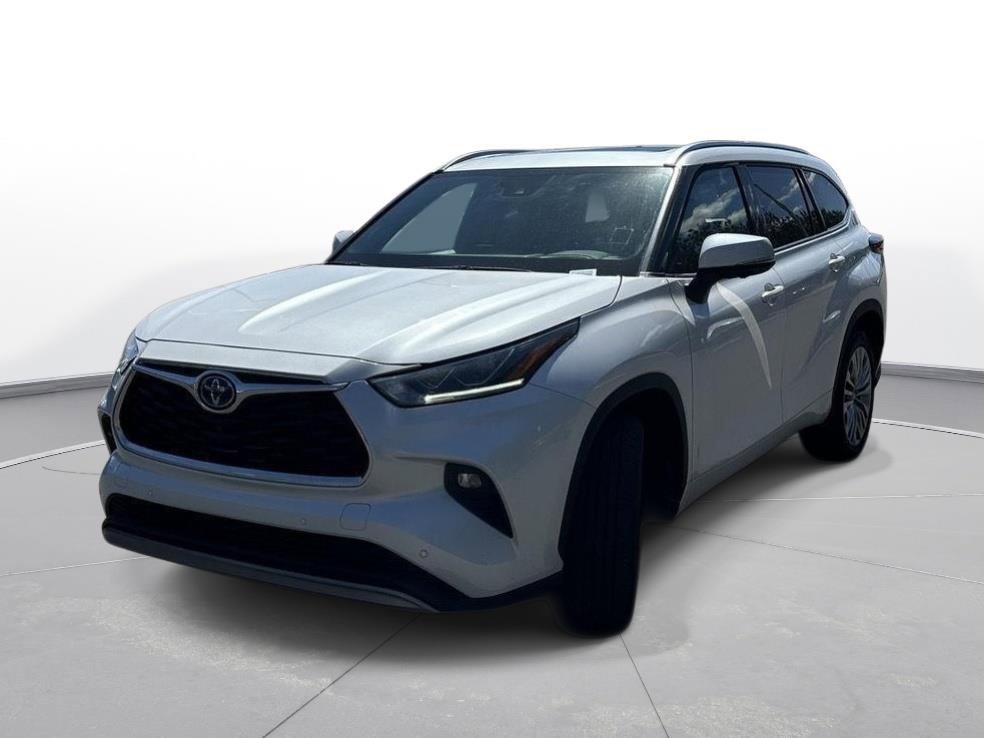 Used 2024 Toyota Highlander Platinum video 2