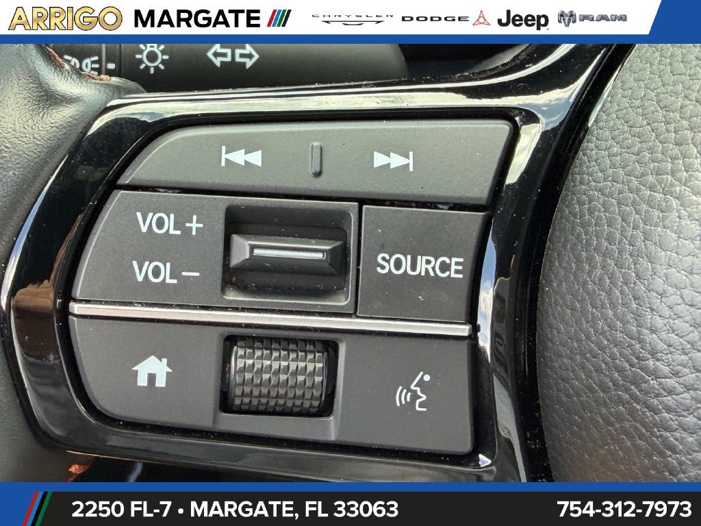 Used 2025 Honda HR-V Sport image 29