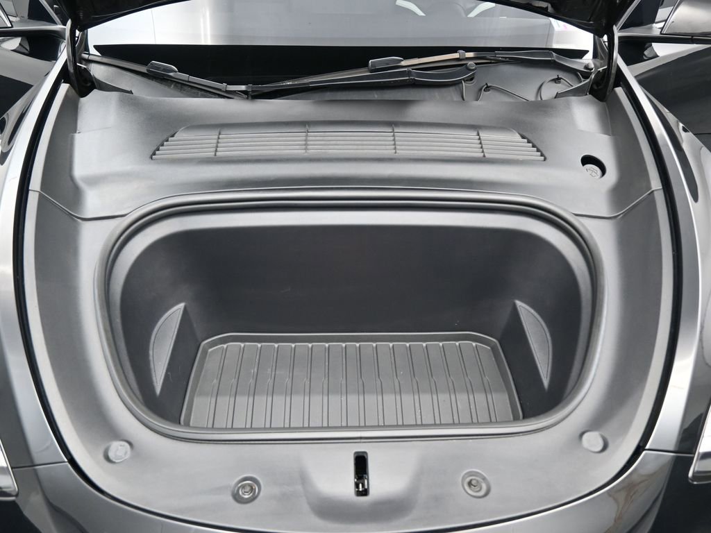 Used 2023 Tesla Model Y Long Range image 23